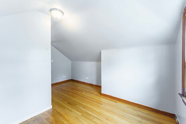 Foto del edificio - 6255 W School St