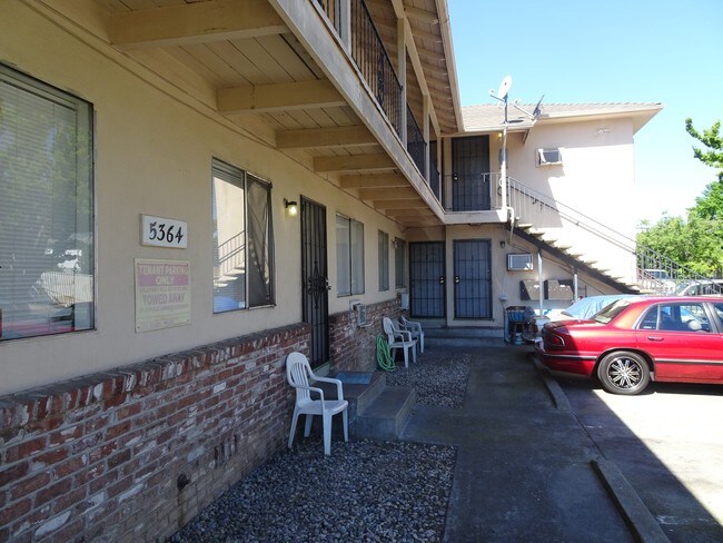 Foto del edificio - Young Street Apartments