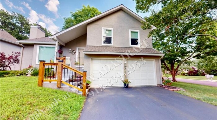 Primary Photo - Beautiful Updated 3 Bed 3 Bath Home in Ove...