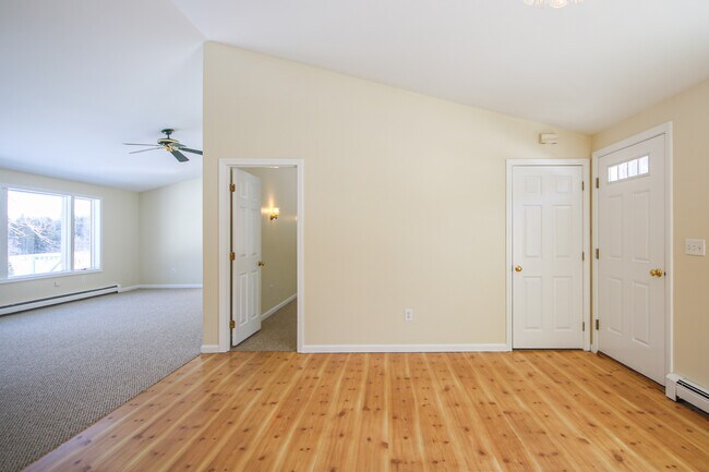 Foto del edificio - 343 Gray Rd