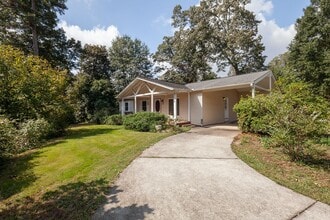 Building Photo - 3268 Campbell Rd SE
