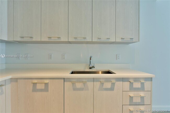 Foto del edificio - 45 SW 9th St