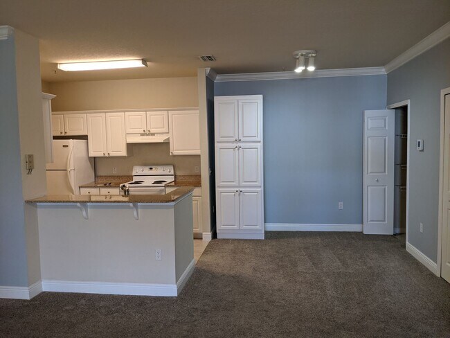 Foto del edificio - Southern Pines Condo in Winter Garden