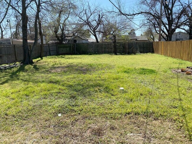 Photo - 7108 NW 44th St House