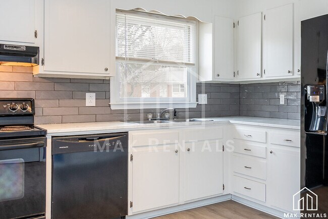 Foto del edificio - 715 W Pine Cir