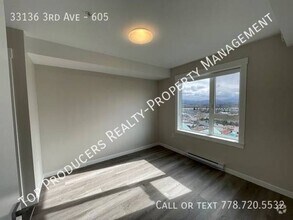 Building Photo - 33136 3 Ave