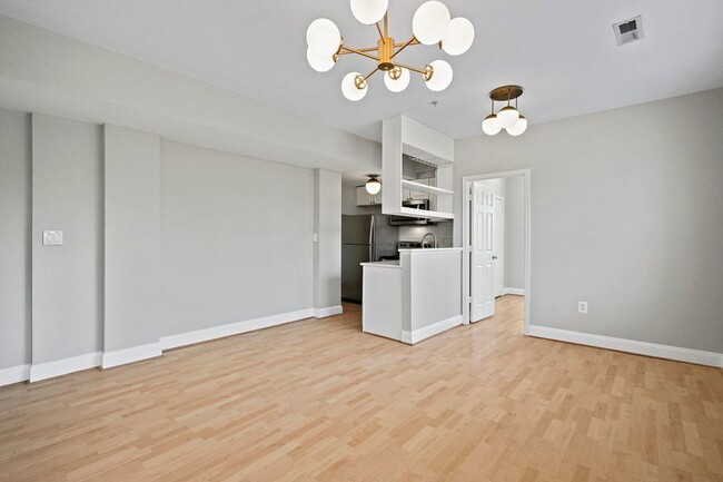 Building Photo - Enticing Two Bedroom in Edgewood! - Water ...