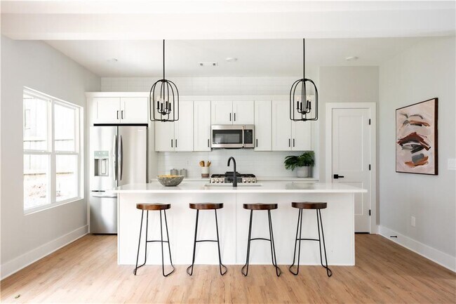 Foto del edificio - 629 Stokeswood Ave SE