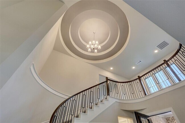 Building Photo - 651 Maple Creek Ct