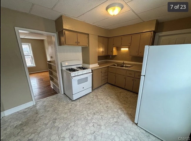 Building Photo - 201 E Glen Ave