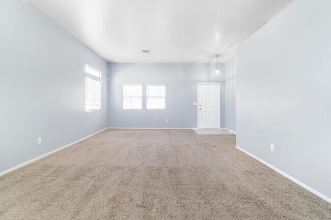Foto del edificio - Upgraded 4BR Henderson Home | New Floors | Gated Community | 2-Car Garage