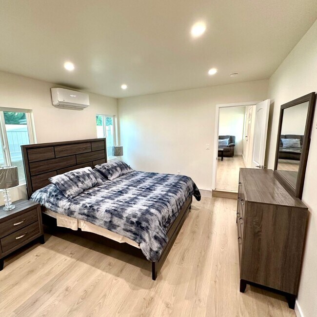 Foto del edificio - 356 W Maple St