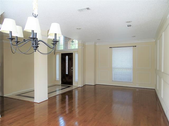 Building Photo - 1700 Seminary Dr