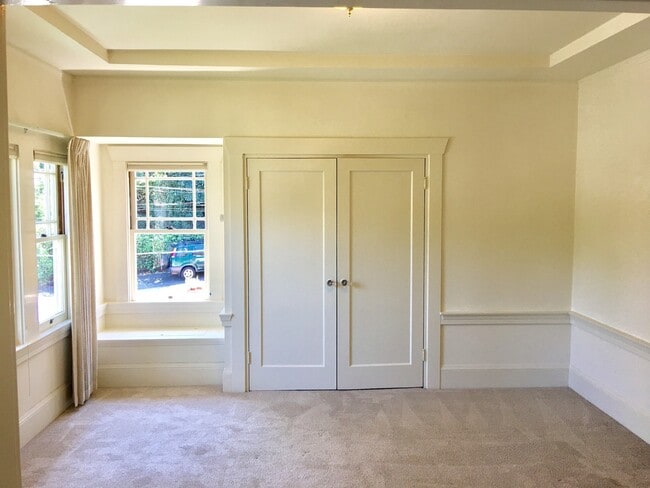 Building Photo - 733 Haddon Pl