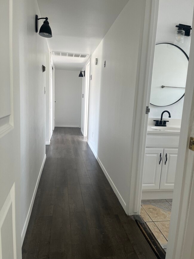 Building Photo - 2709 Cardinal Ave