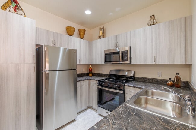 1BD, 1BA - 756SF - Kitchen - Cottonwood Ranch