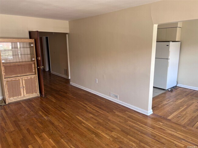 Foto del edificio - 77-11-30 30th Ave.