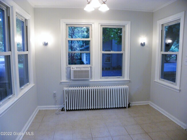 Building Photo - 957 NY-146
