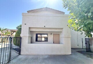Building Photo - 32945 Cielo Vista Rd