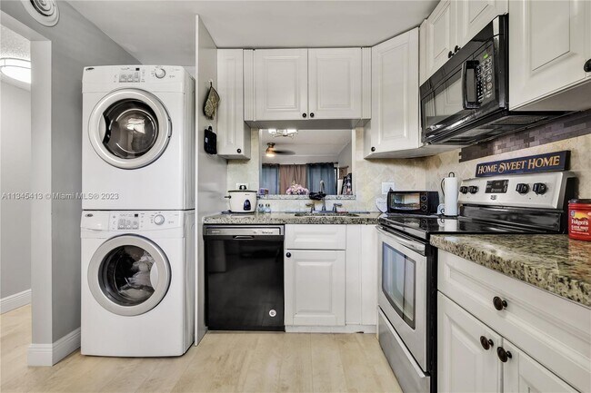 Foto del edificio - 3777 NW 78th Ave