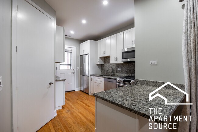 Foto del edificio - 3716 W Belmont Ave