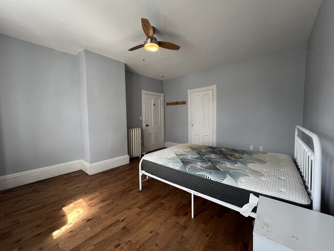 Building Photo - 168 Weymouth St