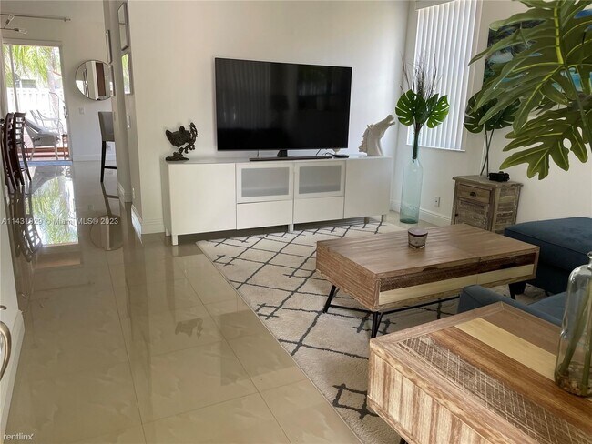 Foto del edificio - 3 br, 2 bath House - 805 Falling Water Rd