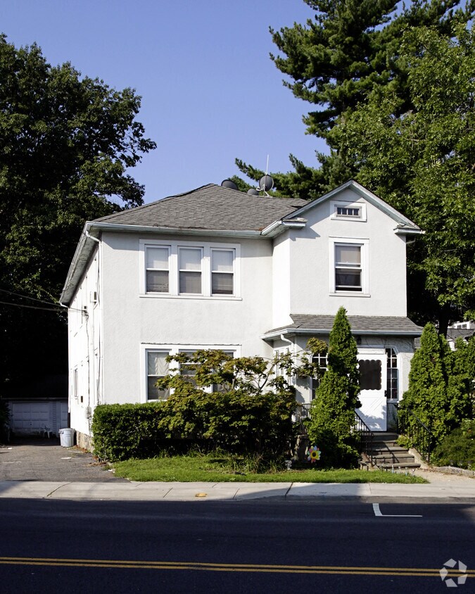 Building Photo - 352 Mount Pleasant Ave