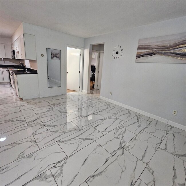 Foto del edificio - 1129 N Shore Rd