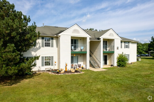 Exteriors - Meadowood Park of Wixom