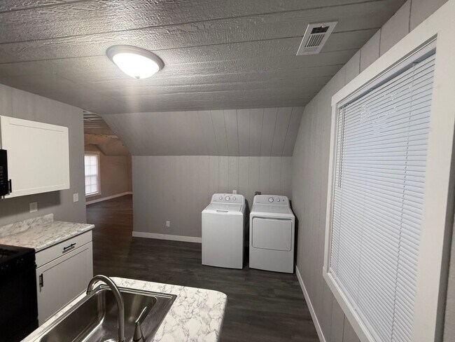 Foto del edificio - 1326 N 8th St