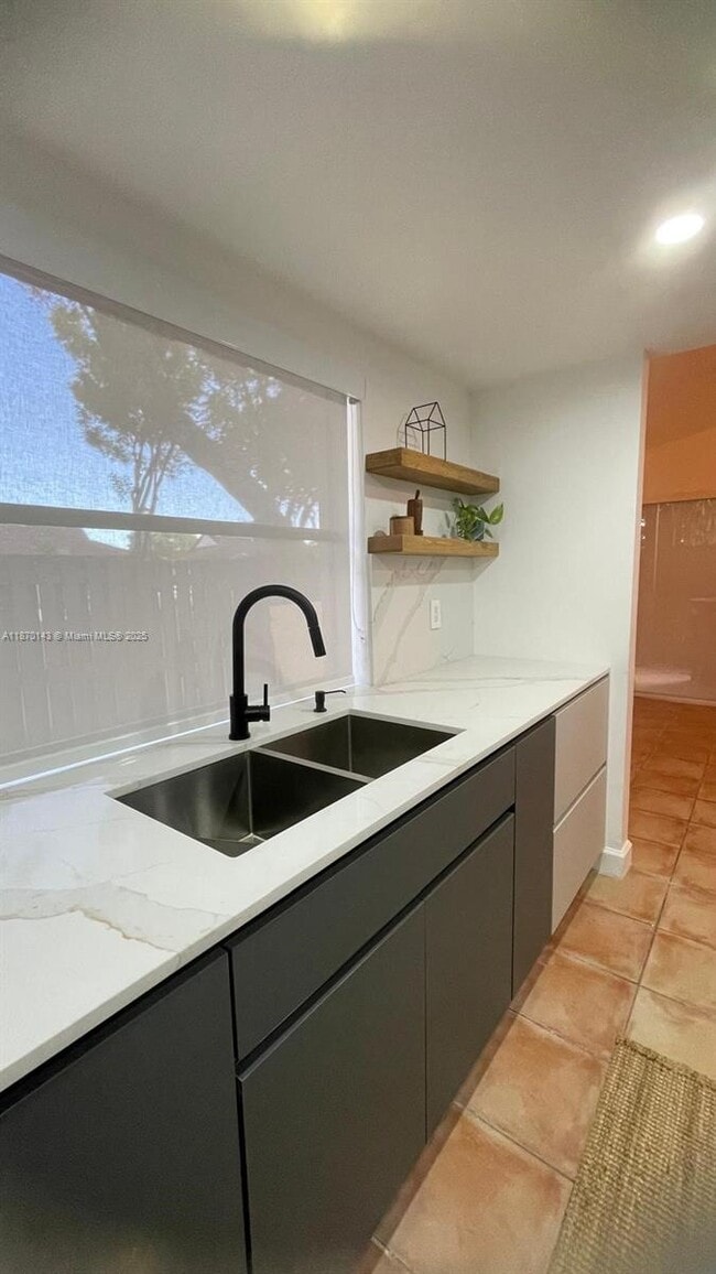 Building Photo - 15210 SW 48th Terrace