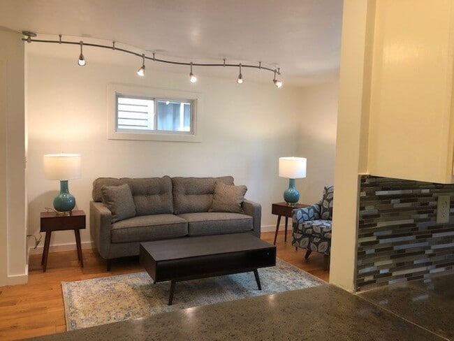 Foto del edificio - 718 Hudson St