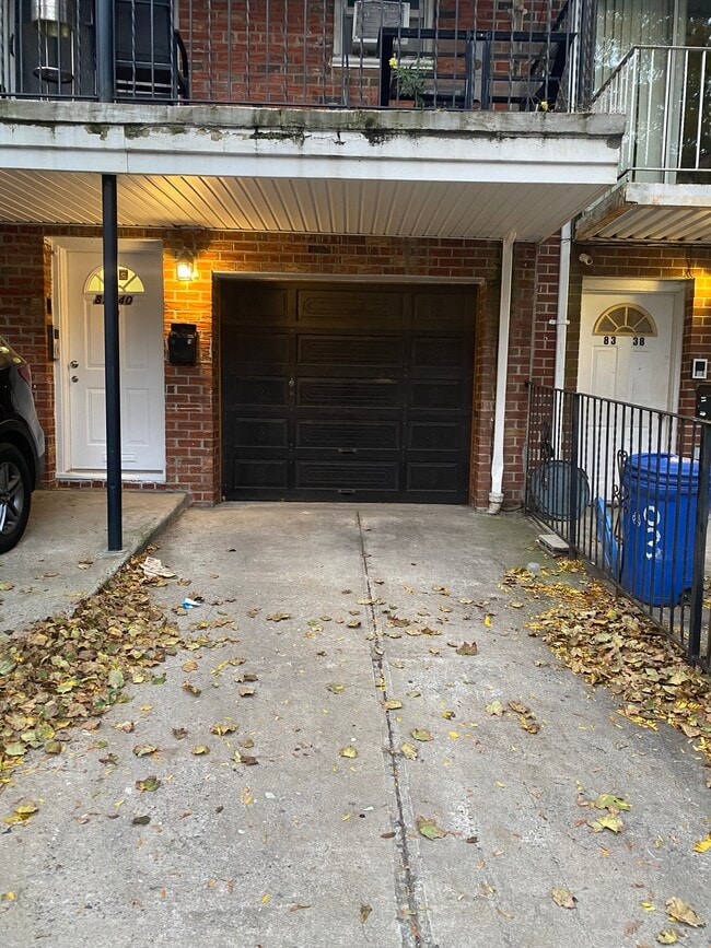 Foto del edificio - 8340 Talbot St