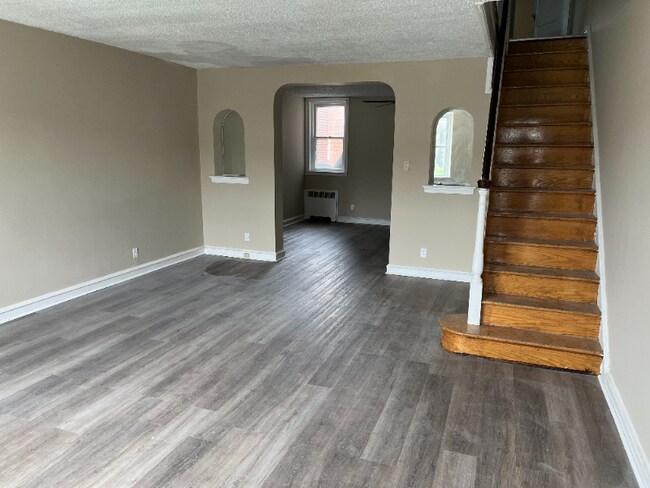 Building Photo - 3133 Longshore Ave