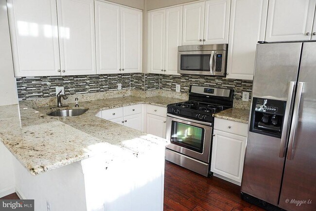 Foto del edificio - 6004 Lincolnia Rd