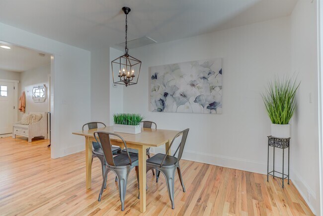 Foto del edificio - 1324 E 35th St