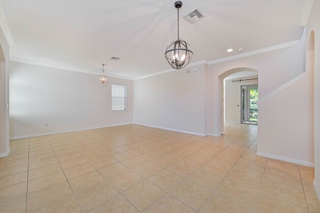 Building Photo - ** Catalina Isles - Beautiful 4 Bed/2.5 Ba...