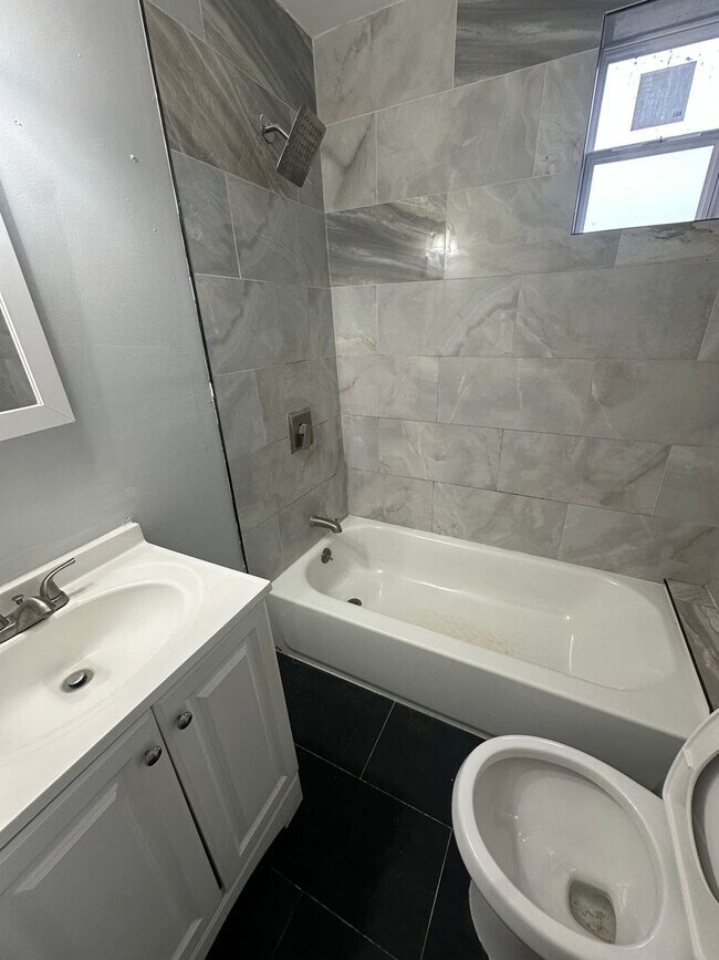 Foto del edificio - 1325 S 21st St