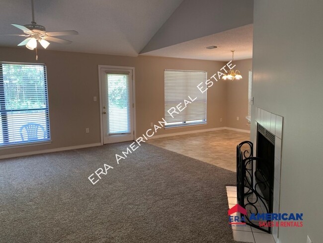 Foto del edificio - 2365 Hemlock Dr