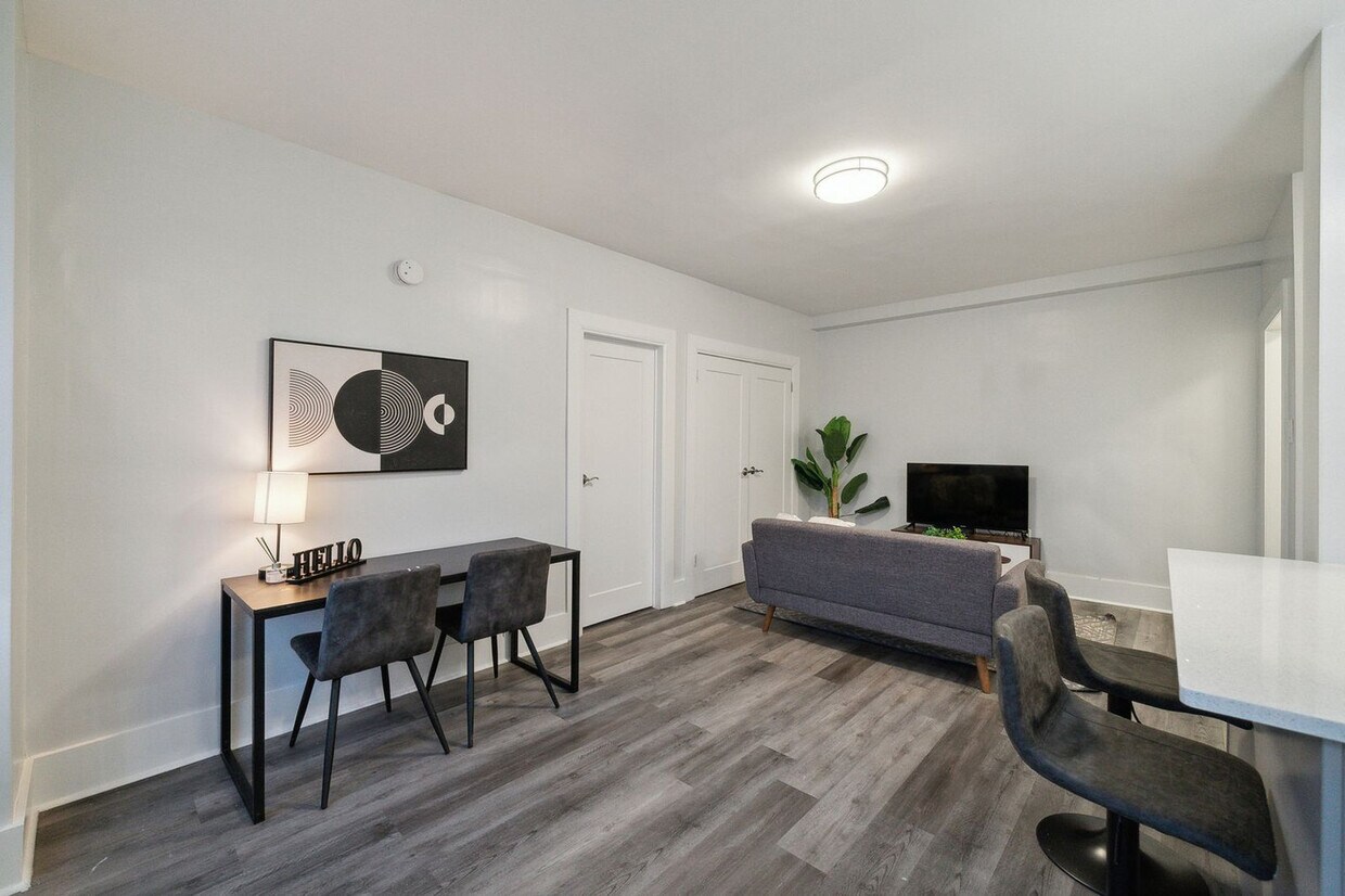 Foto principal - 4247 Locust St