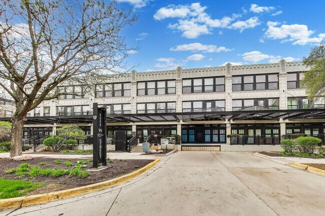 Foto del edificio - 1111 W 15th St