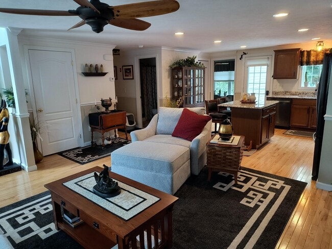 Building Photo - 28 Owens Dr