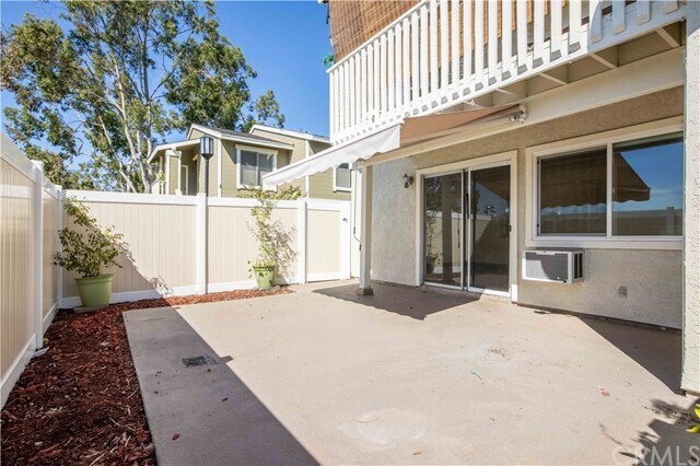 Building Photo - 26152 Los Viveros