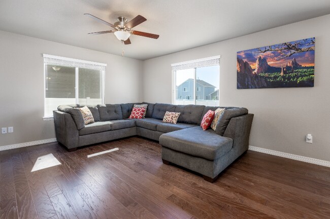 Foto del edificio - 5491 Clarence Dr