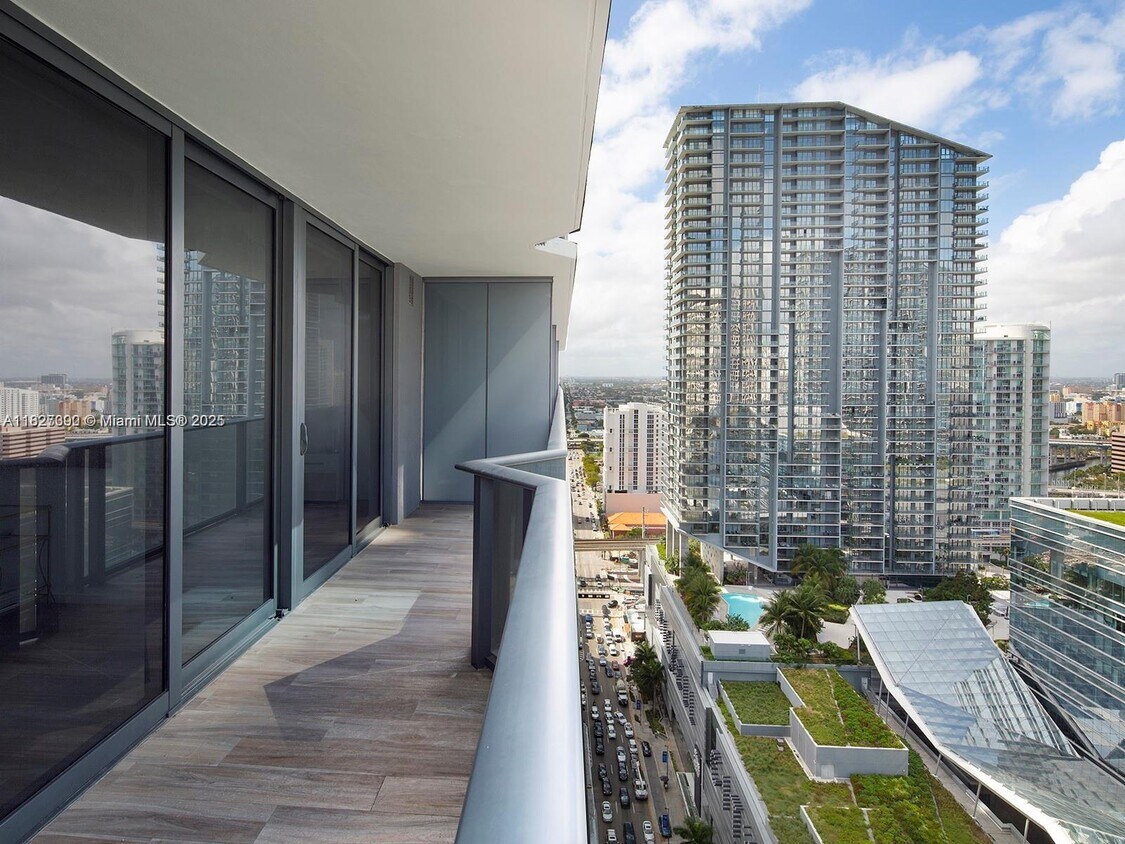 Foto principal - 801 S Miami Ave