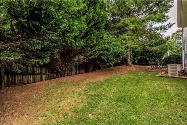 Foto del edificio - 527 Charles Dr