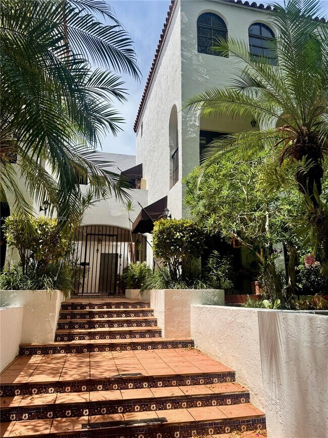 Foto del edificio - 437 Santander Ave
