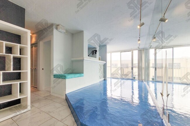 Foto del edificio - AVAILABLE 11/3/25 1BR / 1Bath / 1Pkg Condo...