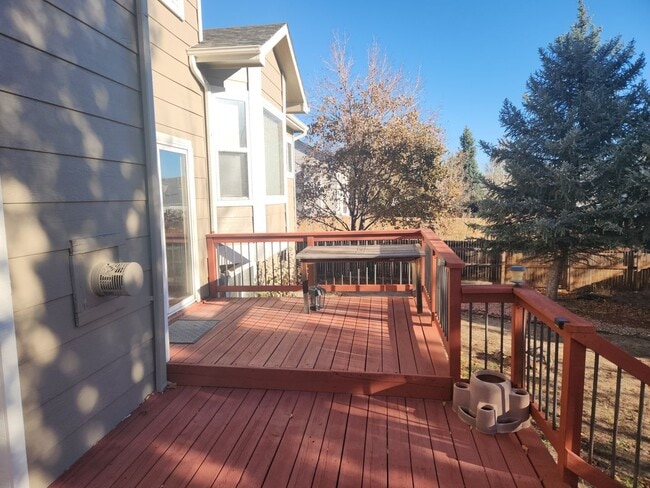 Foto del edificio - N/E home with 4 bed, 4 baths, 2 car garage!